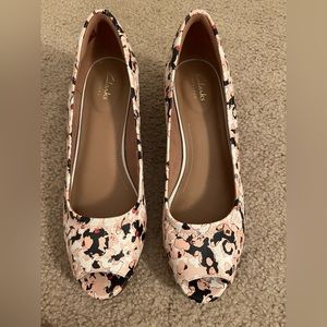 Clarks peep toes wedges, size 10, cream/tan/red/black
